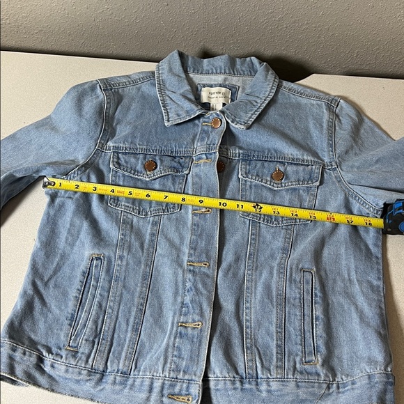 Forever,21 Classic Denim Jacket - Picture 5 of 7
